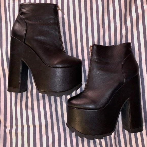 YRU Nightmare Platform Heels Dollskill (7) - Picture 4 of 8